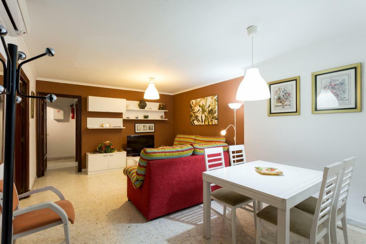 Holi-Rent Albareda Apartment Seville Exterior photo