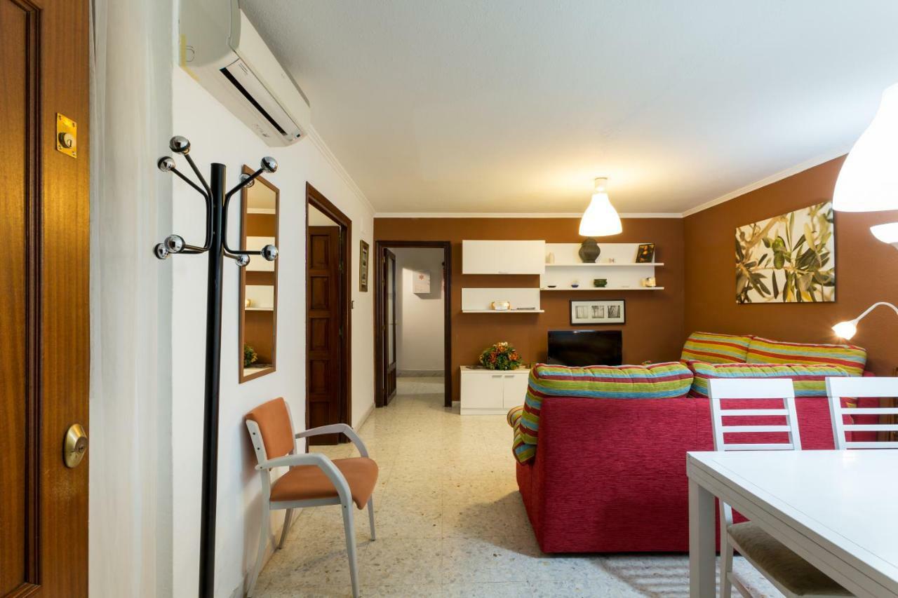 Holi-Rent Albareda Apartment Seville Exterior photo