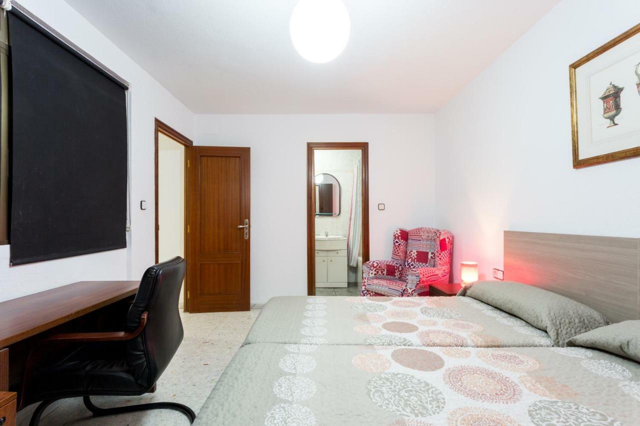 Holi-Rent Albareda Apartment Seville Exterior photo