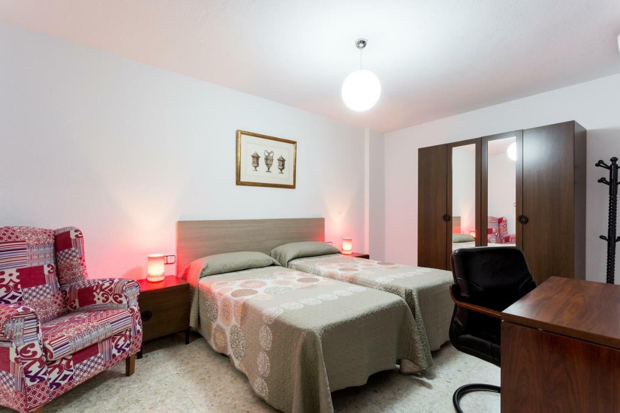 Holi-Rent Albareda Apartment Seville Exterior photo