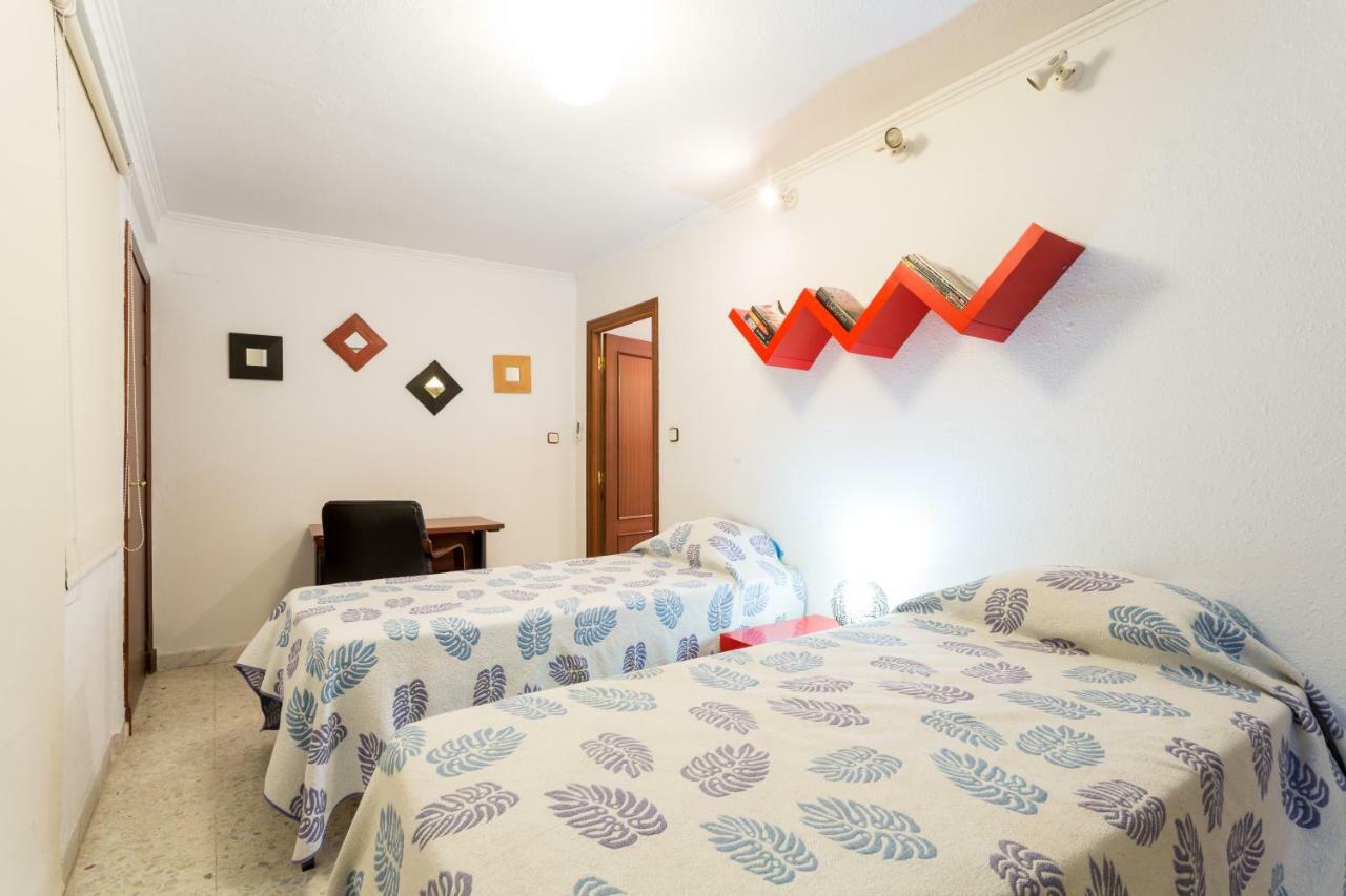 Holi-Rent Albareda Apartment Seville Exterior photo