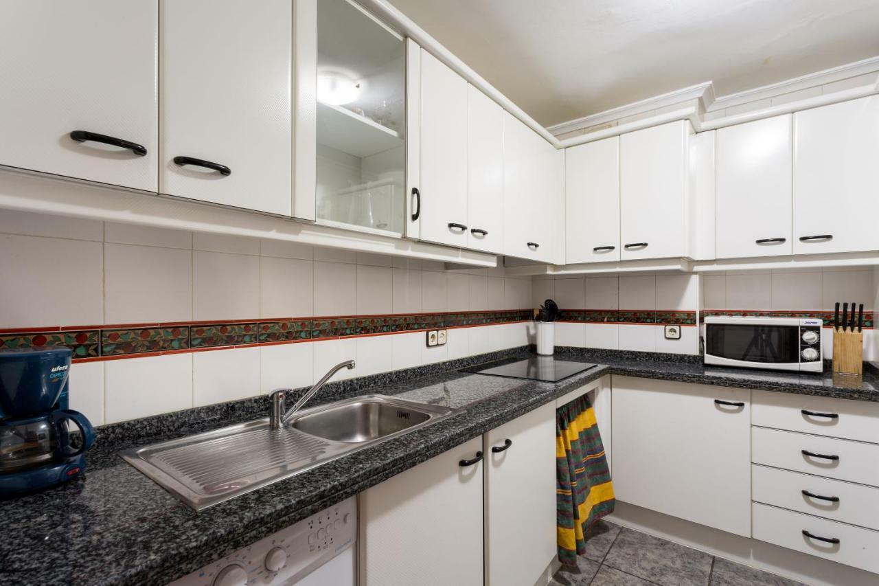 Holi-Rent Albareda Apartment Seville Exterior photo
