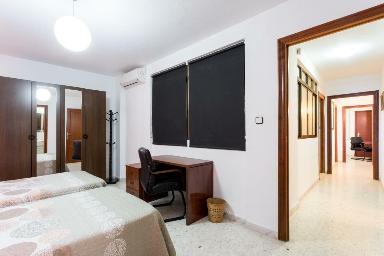 Holi-Rent Albareda Apartment Seville Exterior photo