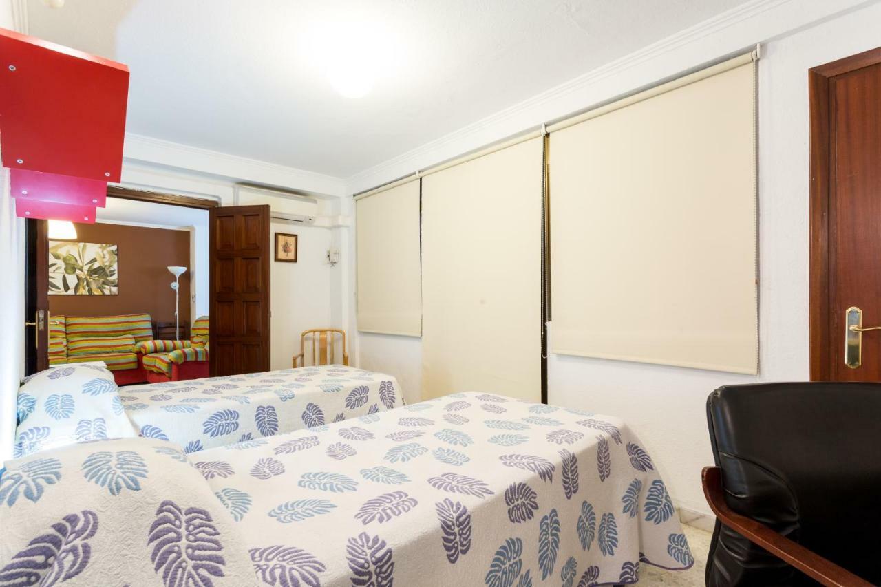 Holi-Rent Albareda Apartment Seville Exterior photo