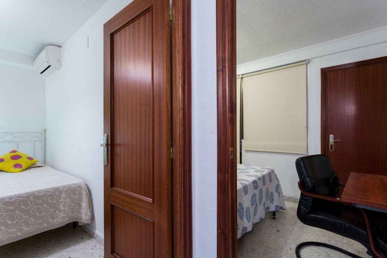 Holi-Rent Albareda Apartment Seville Exterior photo