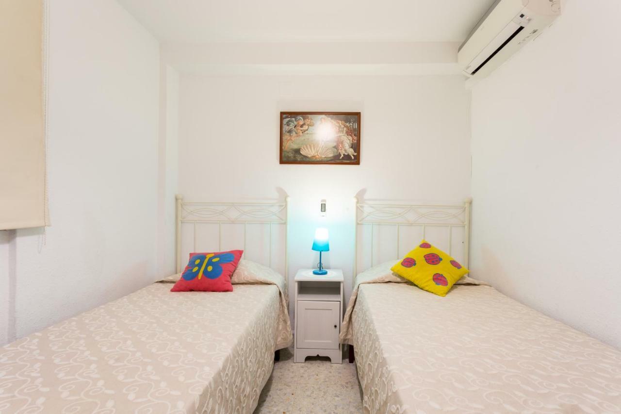 Holi-Rent Albareda Apartment Seville Exterior photo